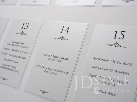 Plan stołów weselnych PR-09-PS, na zdjęciu papier biały