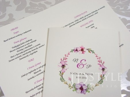 Kolorowe karty menu na wesele z wiankiem kwiatów na okładce VI-31-M