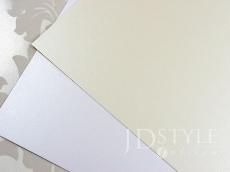 Papiery perłowe (metalizowane): biały, ecru.
