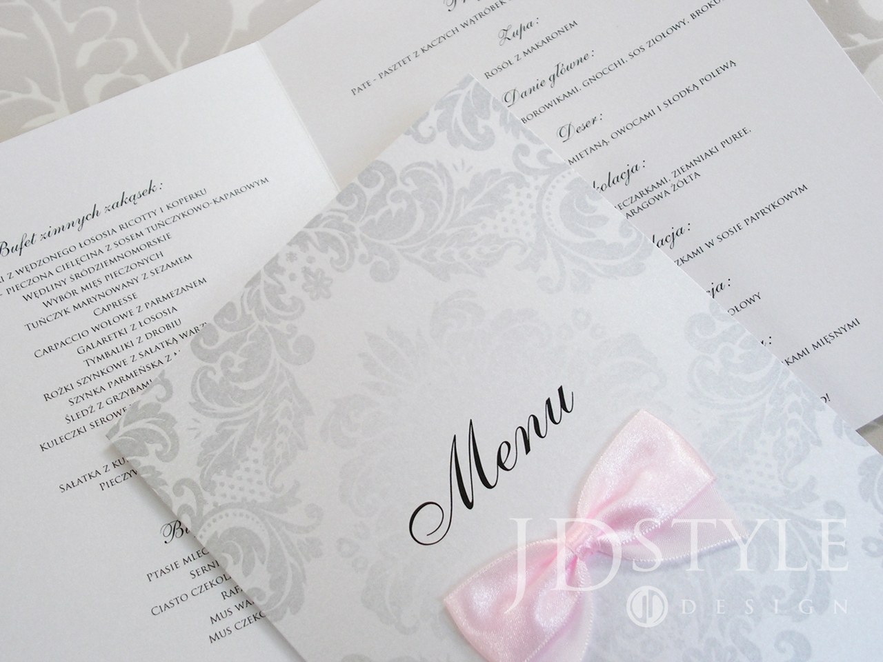Karty menu srebrne ornamenty na stoły weselne CA-22-M
