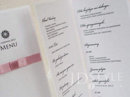 Menu weselne PE-09/PE-10-M-(DL), na zdjęciu papier biały, tasiemka brudny róż