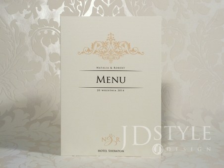 Menu na wesele karty z inicjałami i spisem dań, na zdjęciu piaskowo-złota grafika, papier ecru prążek VI-03-M