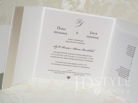 Piękne zaproszenia ślubne RO-08, na zdjęciu papier biały, tasiemka w kolorze blady beżowy